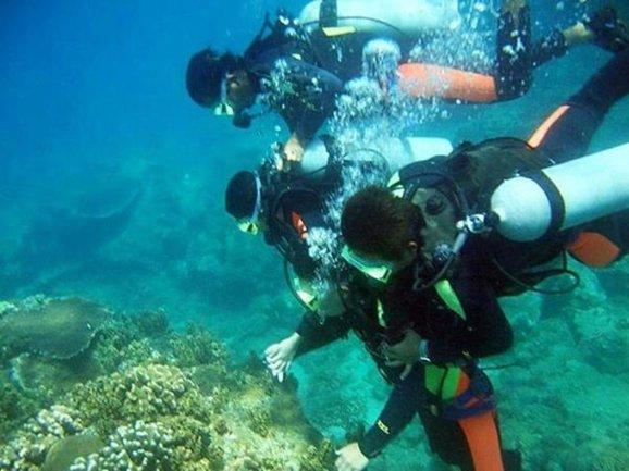 浙江温州一小区发生物品爆炸 1名保安被炸伤