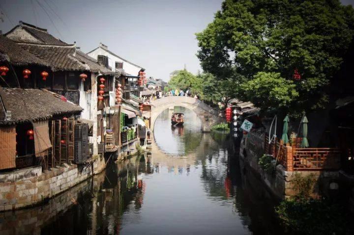 阴森的郊区