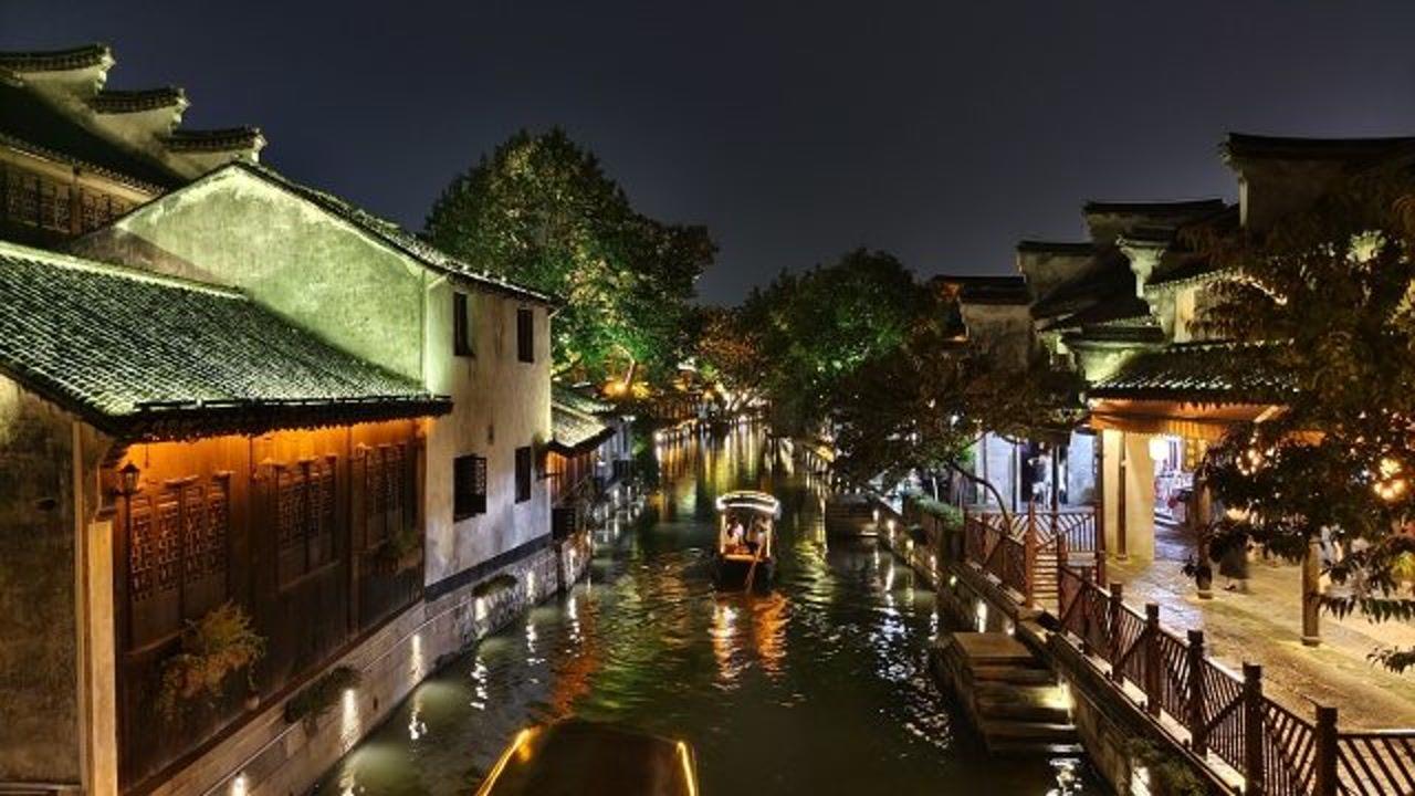 跳动的圆球